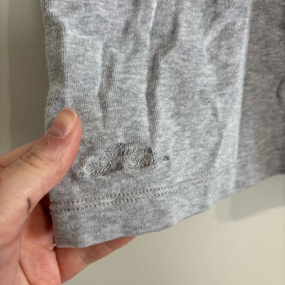 🎉4/30$🎉 Lauren Ralph Lauren Light Grey V-Neck T-Shirt 🩶 - Picture 3 of 4